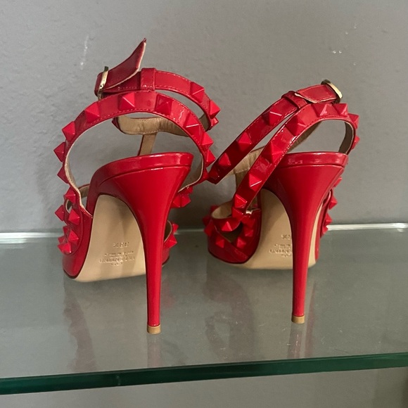 VALENTINO Red Rockstud Pumps Size 38.5/US 8 - Picture 3 of 6